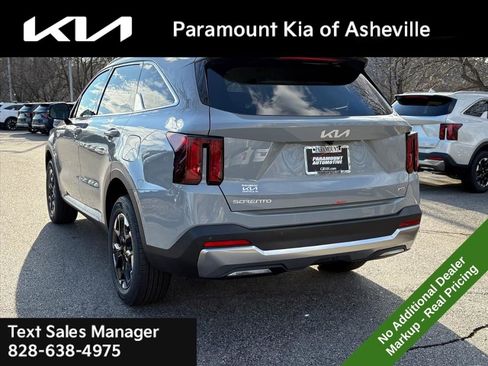 New 2026 Kia Sorento S image 4