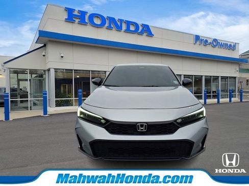 Used 2025 Honda Civic Sport image 2