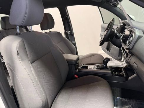 Used 2019 Toyota Tacoma TRD Off-Road image 19