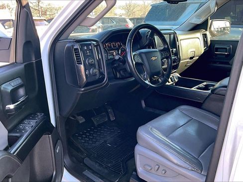 Used 2018 Chevrolet Silverado 1500 LTZ Z71 w/ LTZ Plus Package image 12