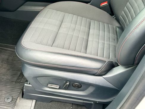 Used 2025 Ford Explorer ST-Line w/ Premium Package RWD image 9