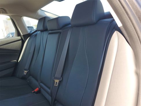 Certified 2025 Acura TLX w/ Technology Package image 12