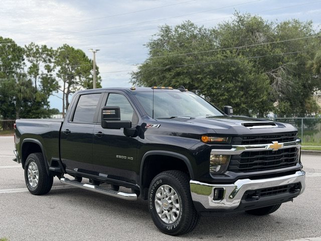 Used 2024 Chevrolet Silverado 2500 LT w/ Safety Package AWD/4WD image 7