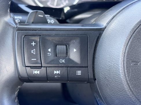 Used 2025 Nissan Pathfinder SV FWD image 11