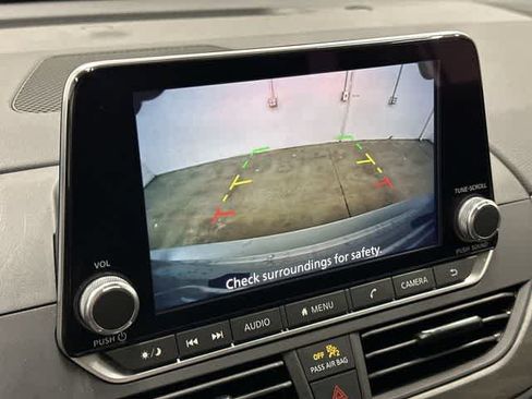 Used 2025 Nissan Altima 2.5 SV FWD image 23