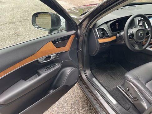 Used 2023 Volvo XC90 B6 Plus w/ Protection Package AWD/4WD image 11