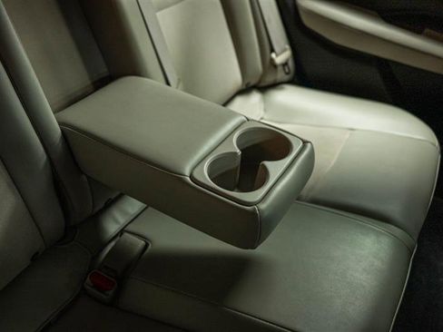 Used 2024 Nissan Ariya FWD image 12