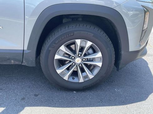 Used 2026 Chevrolet Equinox LT AWD/4WD image 10