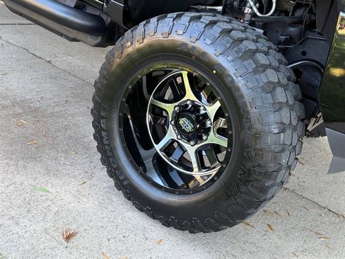 Used 2017 Chevrolet Silverado 2500 LTZ image 35