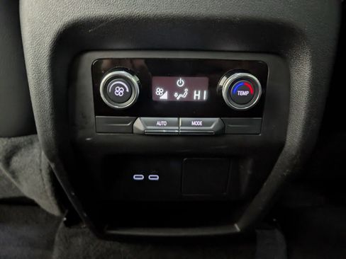 Used 2025 Buick Enclave Preferred image 11