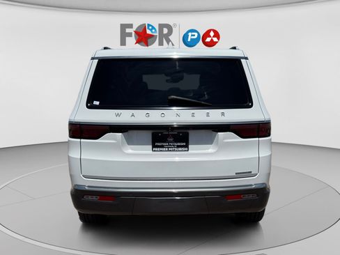 Used 2022 Jeep Wagoneer Series II RWD image 4