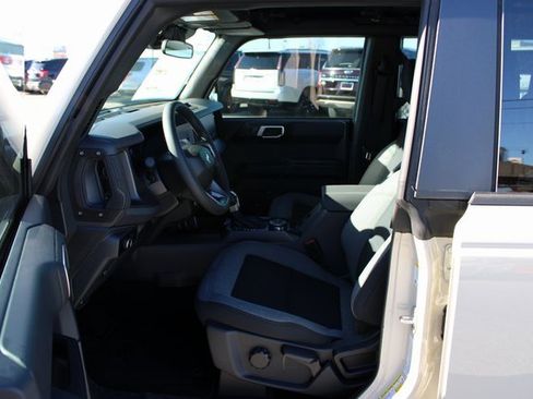 New 2025 Ford Bronco 4-Door image 7