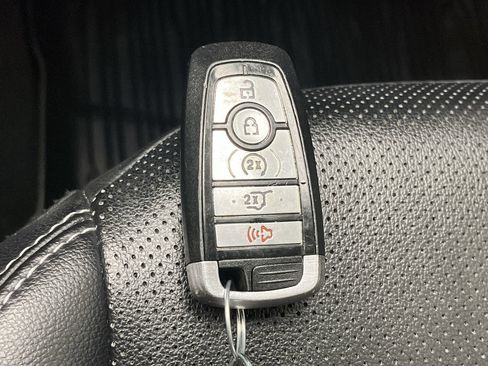 Used 2022 Ford Escape Titanium w/ Class II Trailer Tow Package image 26