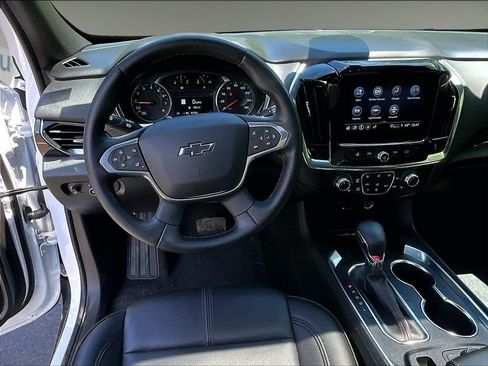 Used 2023 Chevrolet Traverse RS AWD/4WD image 18