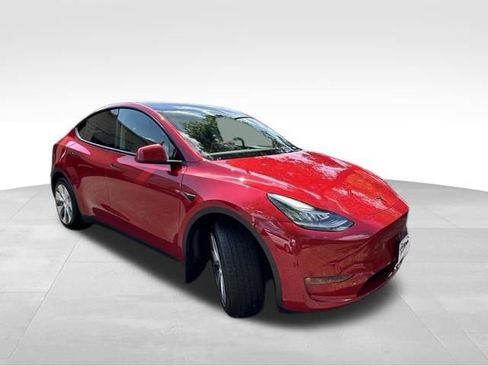 Used 2022 Tesla Model Y Long Range AWD/4WD image 11