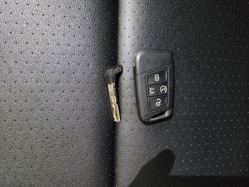 Used 2021 Volkswagen Atlas SE AWD/4WD image 32