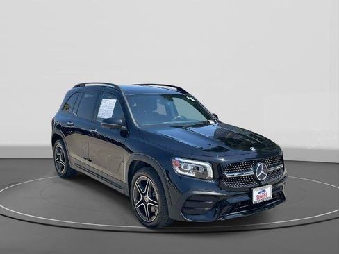 Used 2023 Mercedes-Benz GLB 250 image 4