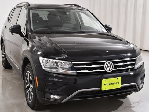 Used 2018 Volkswagen Tiguan SE AWD/4WD image 4