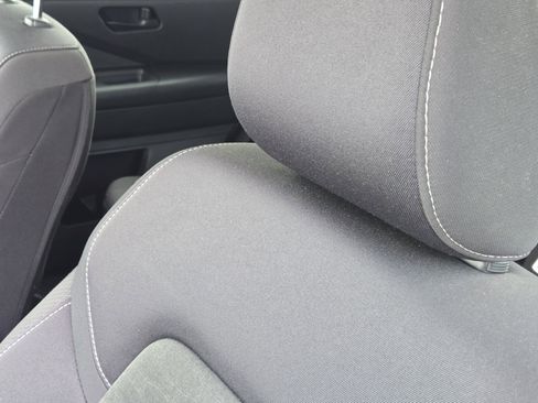 Used 2024 Nissan Pathfinder SV image 17