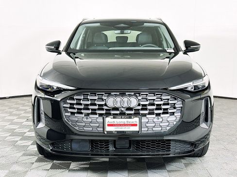 Used 2025 Audi Q5 Premium w/ Premium Plus AWD/4WD image 2