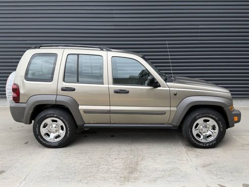 Used 2007 Jeep Liberty Sport AWD/4WD image 10