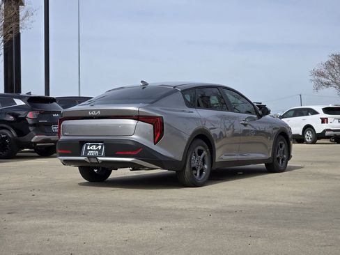 New 2026 Kia K4 LXS image 4