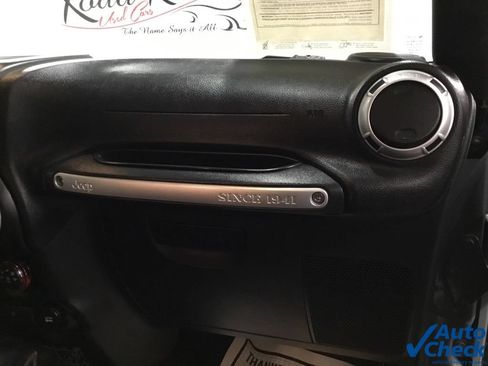 Used 2015 Jeep Wrangler Sahara w/ Connectivity Group AWD/4WD image 32