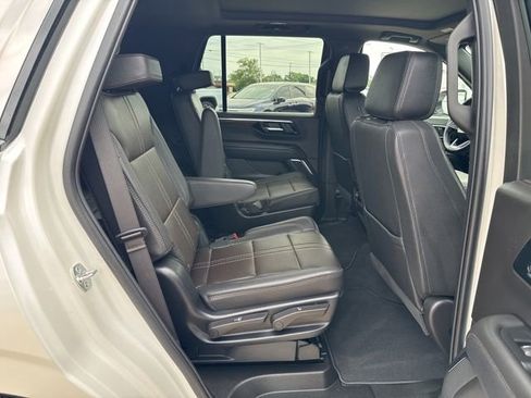 Used 2025 Chevrolet Tahoe High Country AWD/4WD image 28