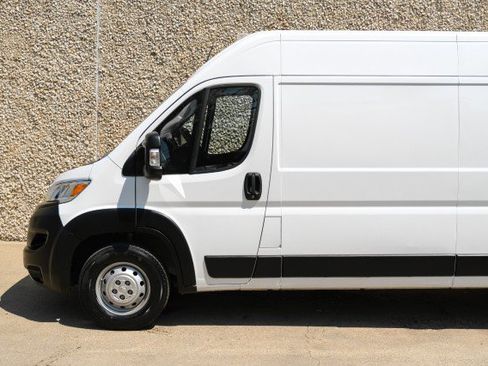 Used 2023 RAM ProMaster 2500 FWD image 12