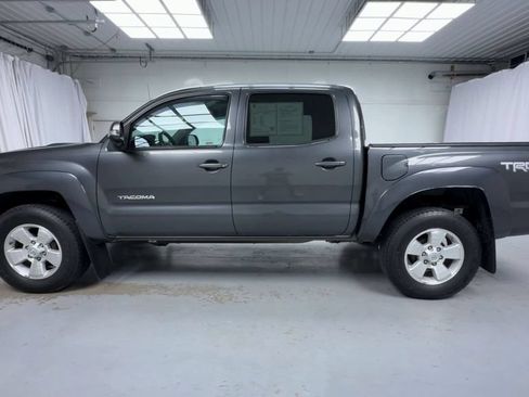 Used 2015 Toyota Tacoma 4x4 Double Cab w/ TRD Sport Package image 5