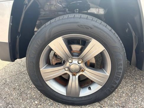 Used 2015 Jeep Patriot High Altitude AWD/4WD image 9