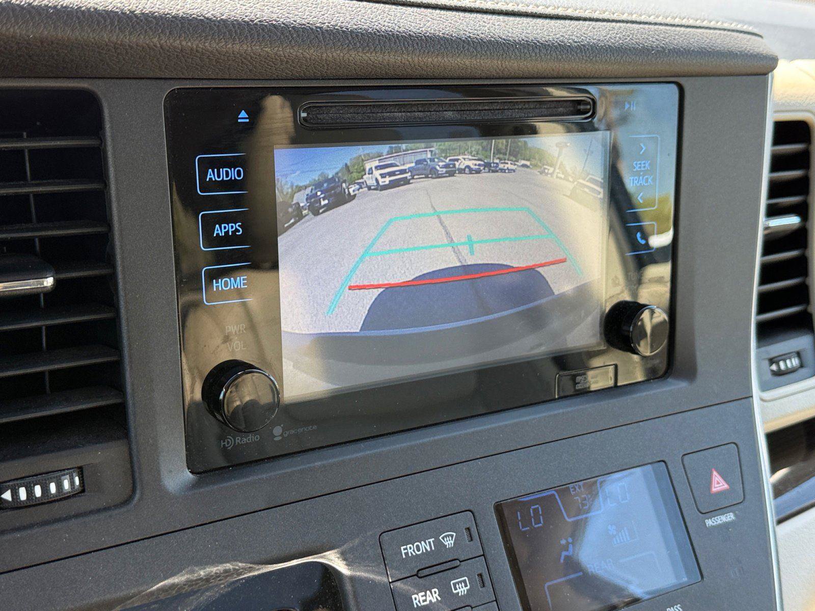 Used 2015 Toyota Sienna XLE w/ XLE Navigation Package FWD image 25