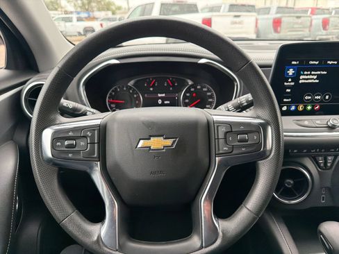 Used 2025 Chevrolet Blazer LT AWD/4WD image 19