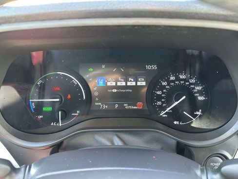 Used 2025 Toyota Sienna XLE image 18