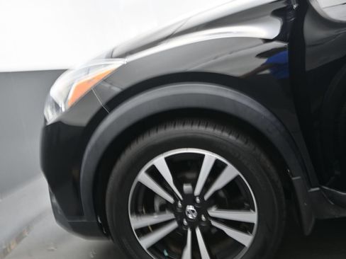Used 2018 Nissan Kicks SR FWD image 15