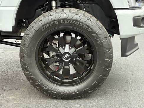 Used 2026 Ford F250 Platinum AWD/4WD image 42