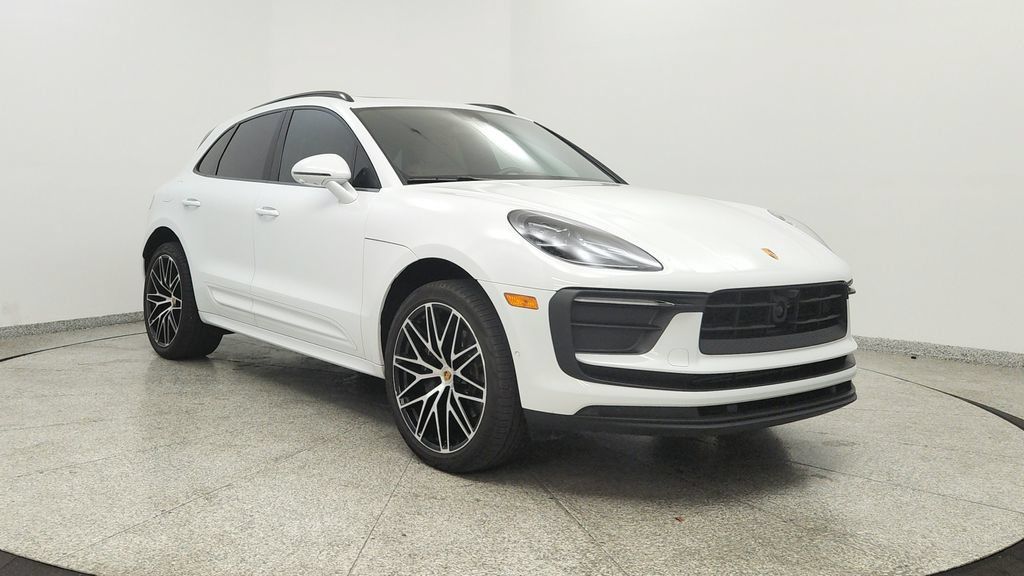 Used 2022 Porsche Macan AWD/4WD image 7