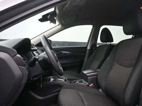 Used 2020 Nissan Rogue S FWD image 10