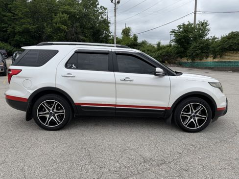 Used 2014 Ford Explorer Limited w/ Equipment Group 301A AWD/4WD image 8