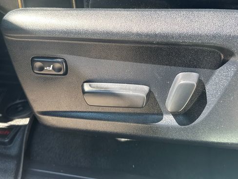 Used 2017 Toyota Tundra Platinum AWD/4WD image 48