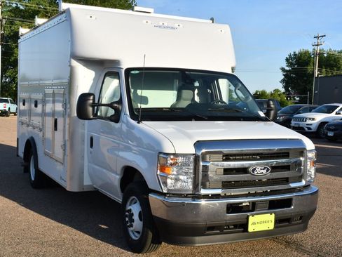 New 2027 Ford E-350 and Econoline 350 Super Duty w/ Power Equipment Group RWD image 4