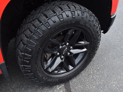 Used 2020 Chevrolet Silverado 1500 Custom Trail Boss w/ Custom Convenience Package AWD/4WD image 9