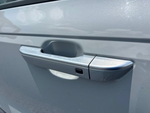 Used 2023 Kia Carnival SX Prestige FWD image 11