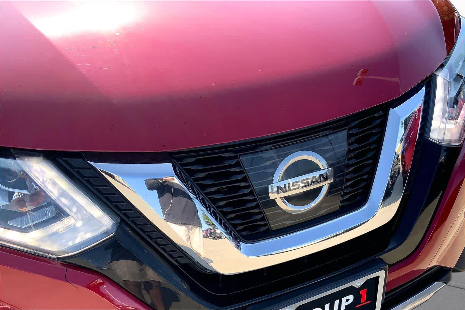 Used 2017 Nissan Rogue SL w/ SL Premium Package FWD image 30
