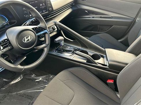 Certified 2025 Hyundai Elantra Sport image 10