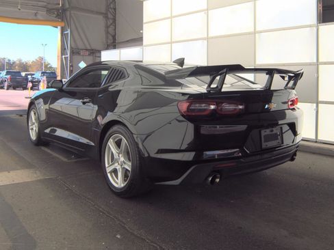 Used 2020 Chevrolet Camaro LT RWD image 4