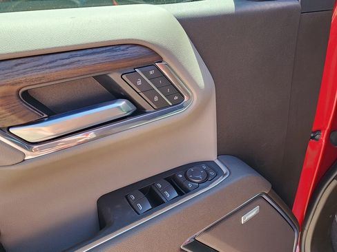 New 2026 GMC Sierra 1500 SLT image 15