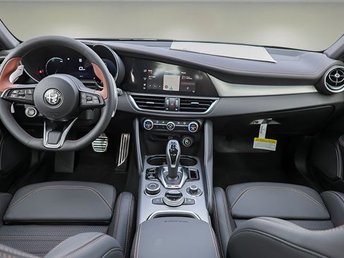 New 2025 Alfa Romeo Giulia w/ Driving Assist Package RWD image 9