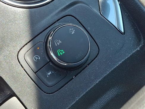 Used 2023 Chevrolet Traverse LT AWD/4WD image 24