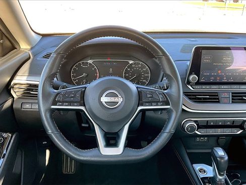 Used 2025 Nissan Altima 2.5 SR image 4